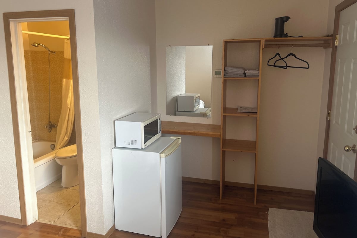 Classic Room, 1 Double Bed | Free WiFi