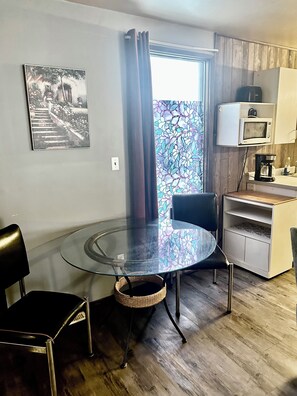 Private kitchen - Greenhead Motel (Unity)