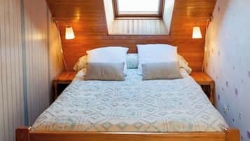 Fer et planche Ă repasser, accĂšs Internet, draps fournis