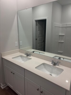 Towels, toilet paper - Spacious 4-bedroom townhome in Ocean Isle Beach , perfect for weekend getaway. (ocean isle)