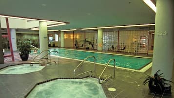 Piscine intérieure