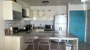 Apartment, 2 Bedrooms, Accessible, Smoking | Interior