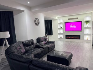 Hus - 5 soveværelser - handicapvenligt - terrasse | Stue