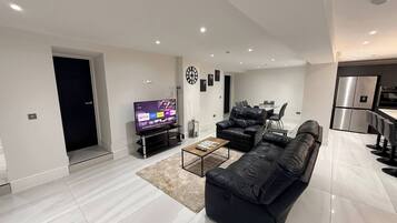 Hus - 5 soveværelser - handicapvenligt - terrasse | Stue