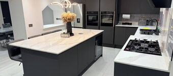 Luxury Home 5 Bedroom 3 Bathroom Games Room Parking