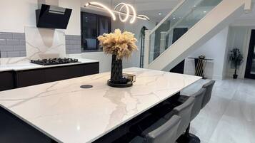 Casa, 5 quartos, acessível, varanda | Parte interna