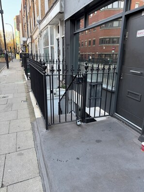 Exterior detail - Cleveland street Gem (London)