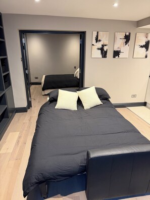 1 Schlafzimmer, Bügeleisen/Bügelbrett, kostenloses WLAN, Bettwäsche