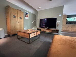 Living area - Lovely modern & cozy nature house in forest 15 min from Zutphen and Deventer (Eefde)