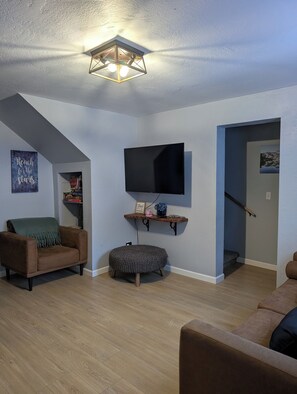 Una Smart TV, libros