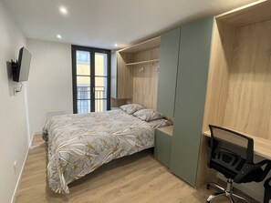 Iron/ironing board, WiFi, bed sheets - TOWNHOUSE CARC'APPARTS - 4 BEDROOMS / 4 BATHROOMS (CARCASSONNE)