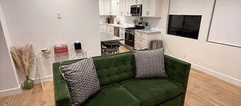 Luxury Malibu Bungalow Near Beach + Free Parking!