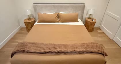 Luxury Malibu Bungalow Near Beach + Free Parking!