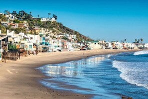Beach - Luxury Malibu Bungalow Near Beach + Free Parking! (Malibu)