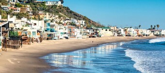 Luxury Malibu Bungalow Near Beach + Free Parking!