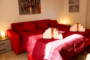 Iron/ironing board, WiFi, bed sheets