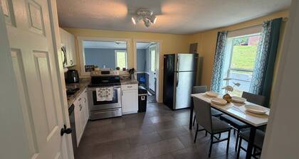 Cozy 2-bedroom house in beautiful Andrews,NC with theater room and air hockey.
