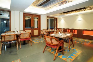 Restaurant - Sukama Resort & Spa (Dhari)