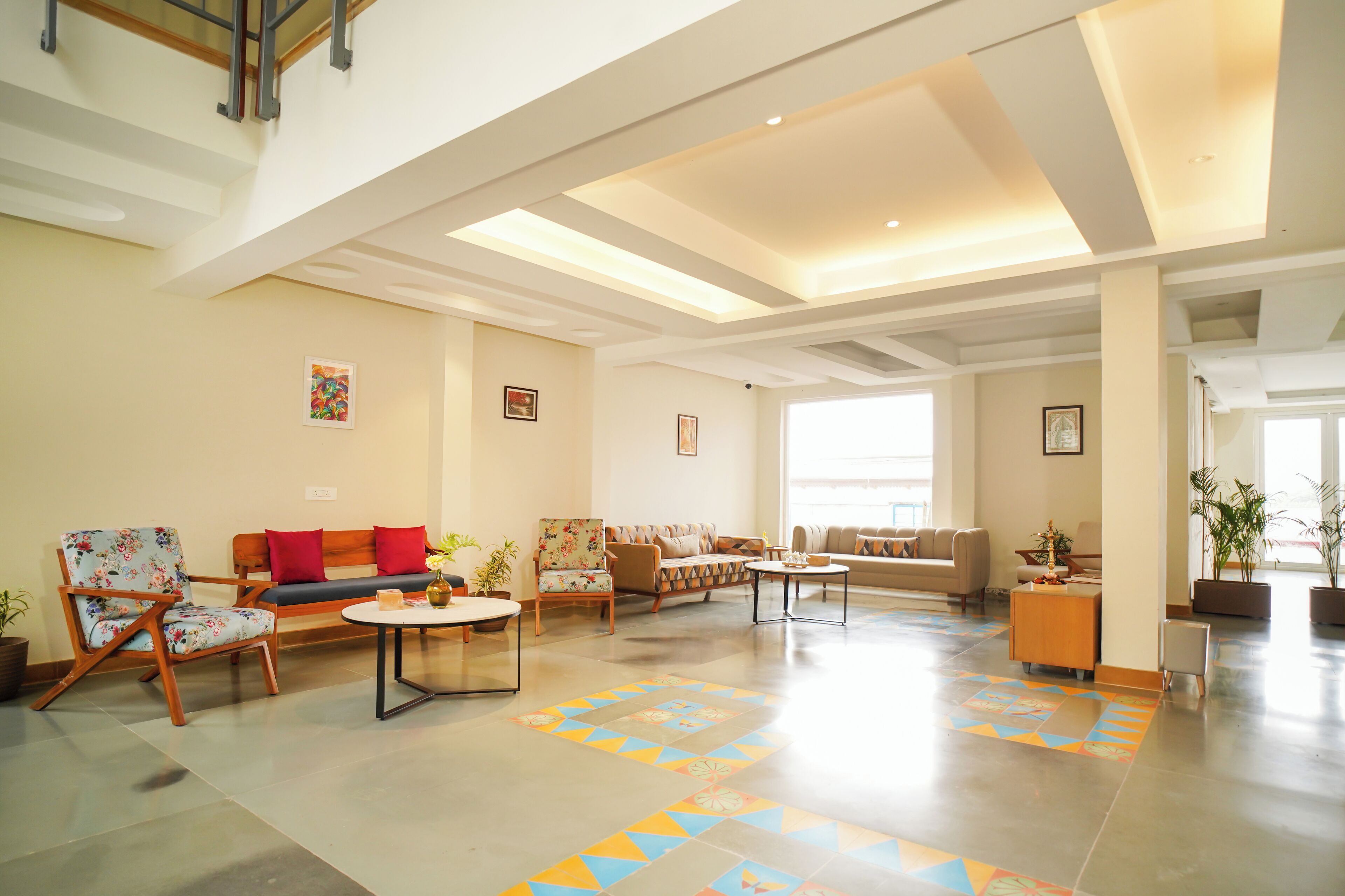 Coin salon dans le hall