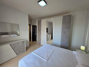 Family Apartment, Partial Sea View | Iron/ironing board, free WiFi - Thomas K Veranda Apartment (Vlorë)