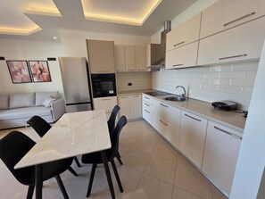 Private kitchen - Thomas K Veranda Apartment (Vlorë)