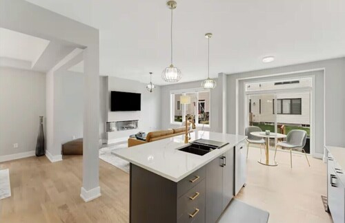 New Cozy and Modern / 4 Bedroom / Close to downtown Ottawa