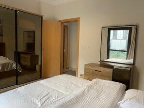 Internet - 3-bedroom apartment in perfect Giza Governorate, Beverly Hills, Sheikh Zayed. (Giza Governorate)