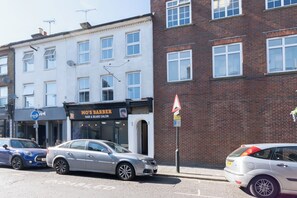 Exterior - 2 Bedroom Flat in the heart of Southend | Sleeps 6 - Pass the Keys (Southend-on-Sea)