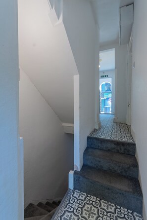 Interior - 2 Bedroom Flat in the heart of Southend | Sleeps 6 - Pass the Keys (Southend-on-Sea)