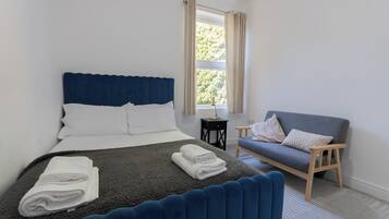 2 bedrooms, iron/ironing board, free WiFi, bed sheets