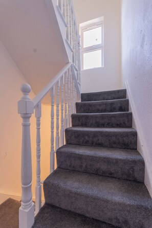 Interior - 2 Bedroom Flat in the heart of Southend | Sleeps 6 - Pass the Keys (Southend-on-Sea)