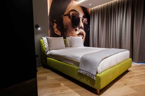 Superior Apartment, 1 Bedroom, Balcony, City View | Desk, laptop workspace, blackout curtains, iron/ironing board - D'otel 47 (Cluj-Napoca)