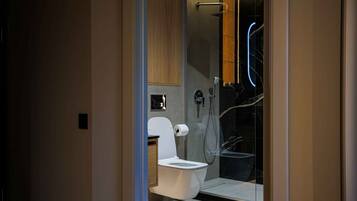 Superior Apartment, 1 Bedroom, Balcony | Bathroom