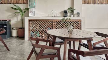 Refrigerador, microondas, parrilla de estufa y lavavajillas