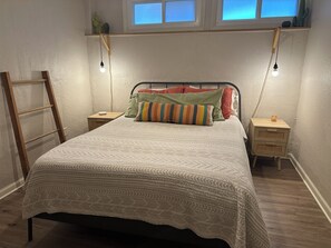 1 slaapkamer, een bureau, wifi, beddengoed