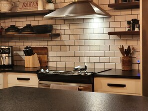 Micro-ondas, fogão, cooktop, lava-louças