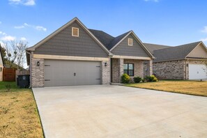 Exterior - Spacious 4-bedroom house in Durant (Durant)