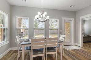 Dining - Spacious 4-bedroom house in Durant (Durant)