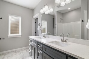 Towels, soap, shampoo, toilet paper