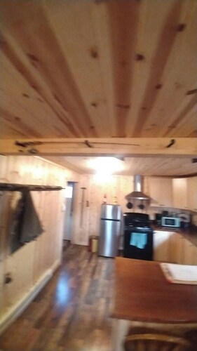 Quaint 1-bedroom cabin with AC in welcoming Greybull