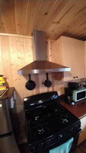 Adorable 1-bedroom cabin with AC in welcoming Greybull