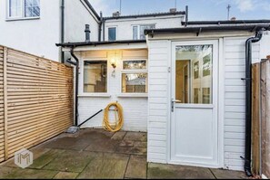 Exterior - Stylish Designer Cottage • Sleeps 7 • Free Parking (Bury)