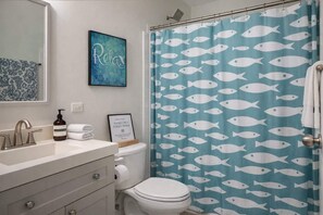 Shower, hair dryer - Tropical Patio Retreat by El Yunque + Beach, 8ppl (río Grande)