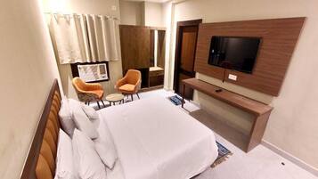 Iron/ironing board, free WiFi