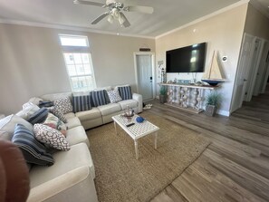 Smart TV - Warm and relax 3-bed 2 bath home in charming Summerland Key minutes from K.West (Summerland Key)