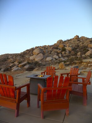 Terrace/patio - 160 Acre- East Temecula valley private retreat-  Vista at Via Tayanna (Aguanga)