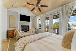 4 bedrooms, iron/ironing board, travel cot, WiFi - Private Pool/ 4BD Home/ Just Steps to Beach, 30A and Rosemary Town Center (Inlet Beach)