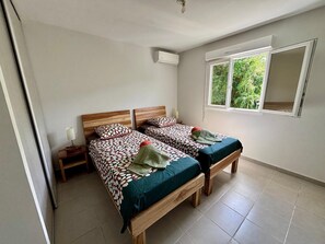 Iron/ironing board, free WiFi, bed sheets - Apartment "Kaz Vanille" T3 - Anse Mitan - 5 minutes from the beach (Les Trois-Îlets)