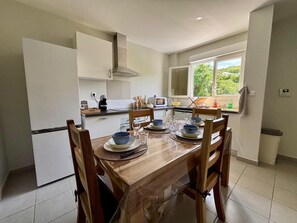 Dining - Apartment "Kaz Vanille" T3 - Anse Mitan - 5 minutes from the beach (Les Trois-Îlets)