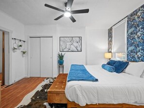 Cortinas blackout, tabla de planchar con plancha y wifi gratis 